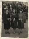 AMIGAS EN LA PLAZA TOROS DEL LLANO